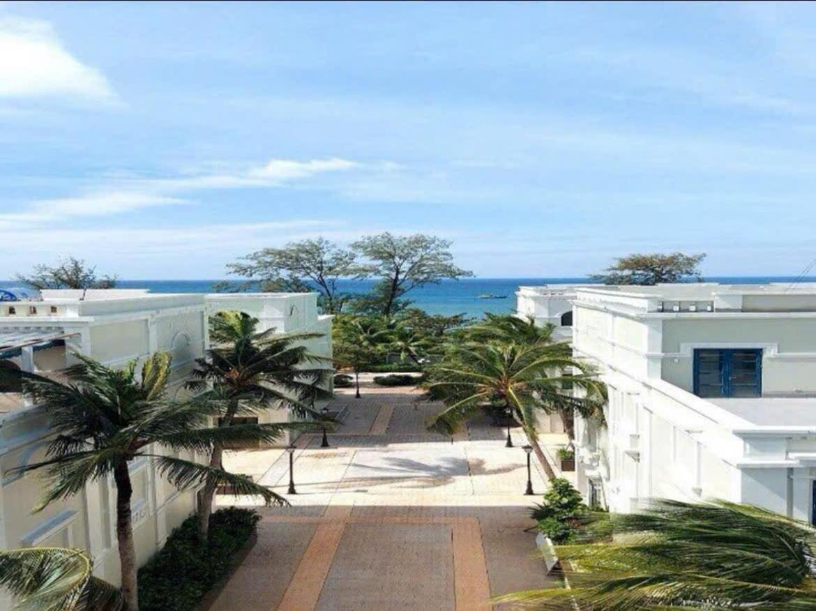Marina Resort Waterfront Minh Phu Quoc Beach Swimming Pool エクステリア 写真